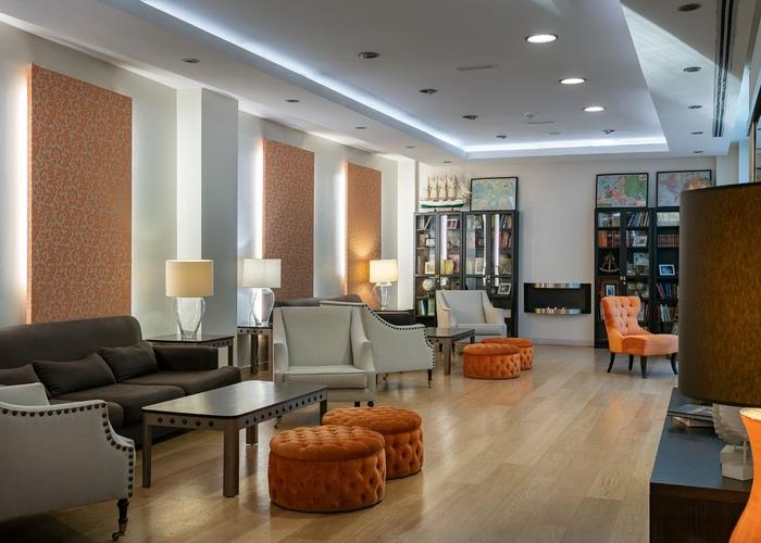 Biblioteca Vincci Selección Posada del Patio 5* Málaga Biblioteca Vincci Selección Posada del Patio 5* Málaga