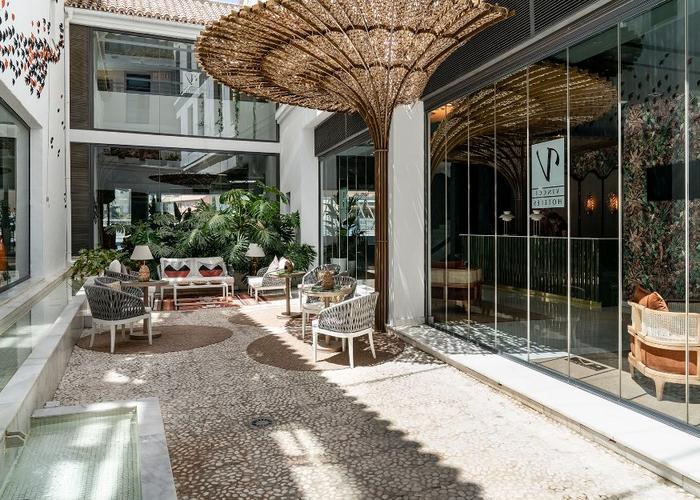 Patio + biblioteca Vincci Selección Posada del Patio 5* Málaga Patio + biblioteca Vincci Selección Posada del Patio 5* Málaga